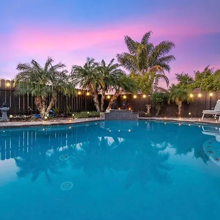 Villa Majestic Views Pool&Jacuzzi, Mini Golf, Playground